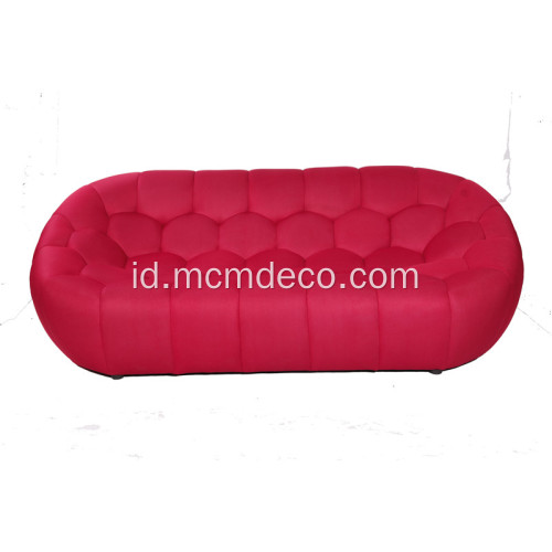 Red Bubble Sofa Dirancang oleh Sacha Lakic